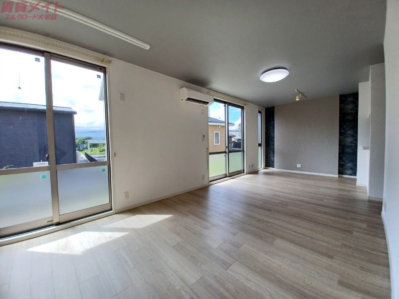 居室・リビング　同物件、別部屋の写真です