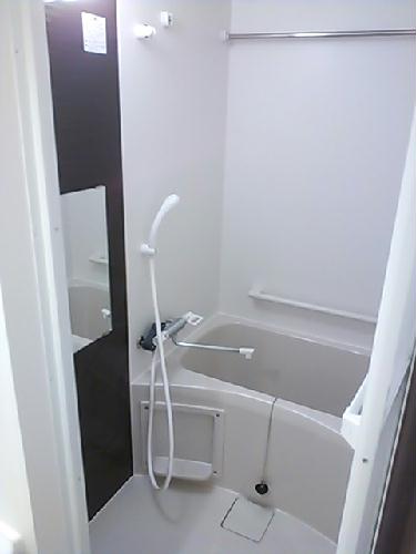 バス・シャワールーム　写真は101号室のものとなります