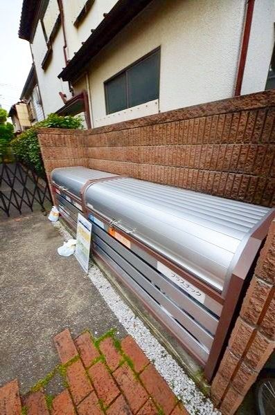 エントランス　ゴミ置き場