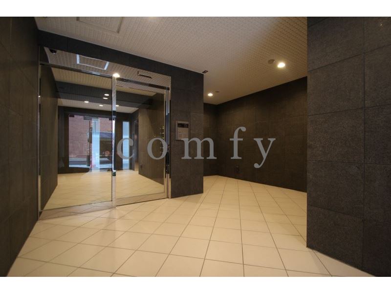 建物外観　オートロック完備・エントランス