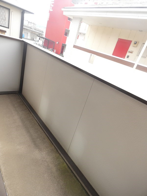 バルコニー　反転タイプの部屋の写真です