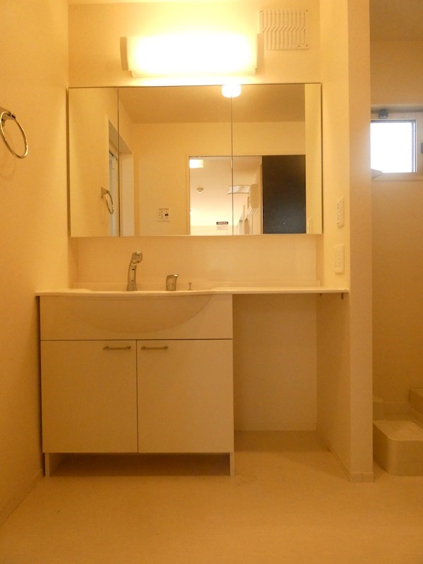 洗面設備　反転タイプの部屋の写真です