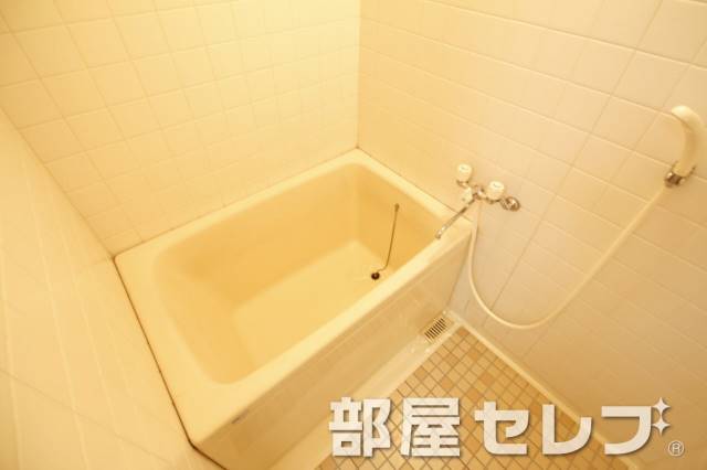 バス・シャワールーム　お風呂もきれいにしています。