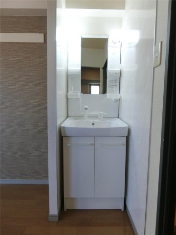 洗面設備　明るい洗面スペースです★