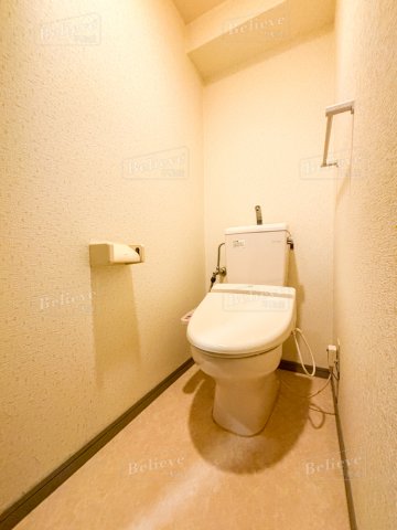 トイレ　嬉しい温水洗浄便座付き♪