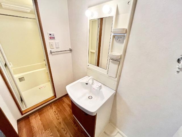 洗面設備　洗髪洗面化粧台