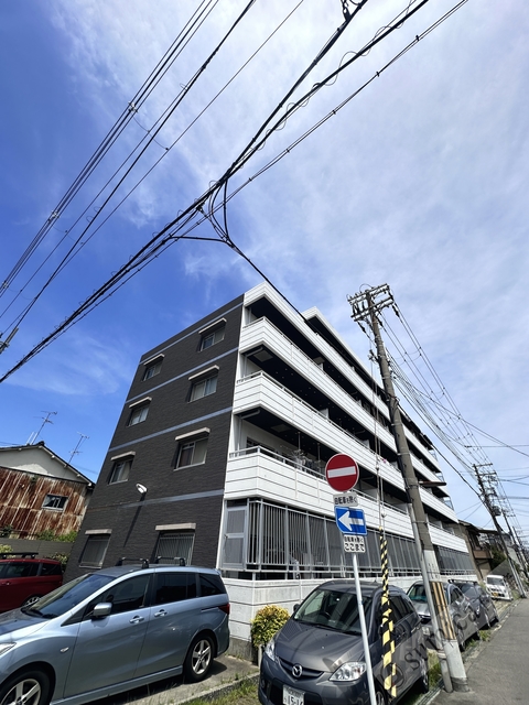 建物外観　全部屋南向きの明るい佇まい♪