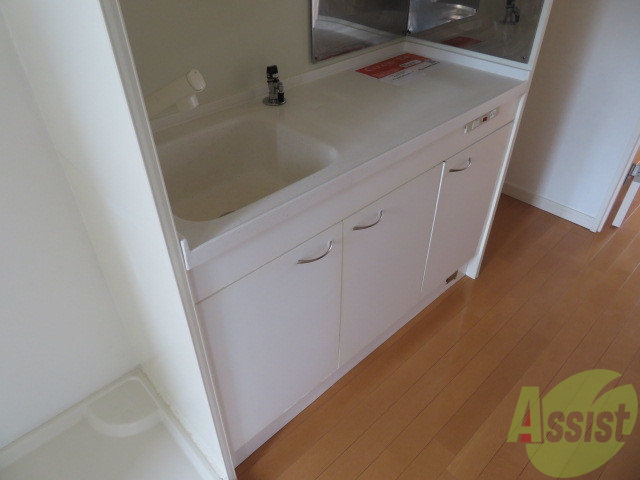 キッチン　シンプルなキッチンです。一人暮らしは最適ですね。