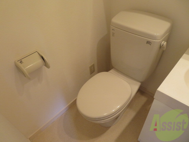 トイレ　こちらはトイレです。清潔感があり、安心して使用できます。