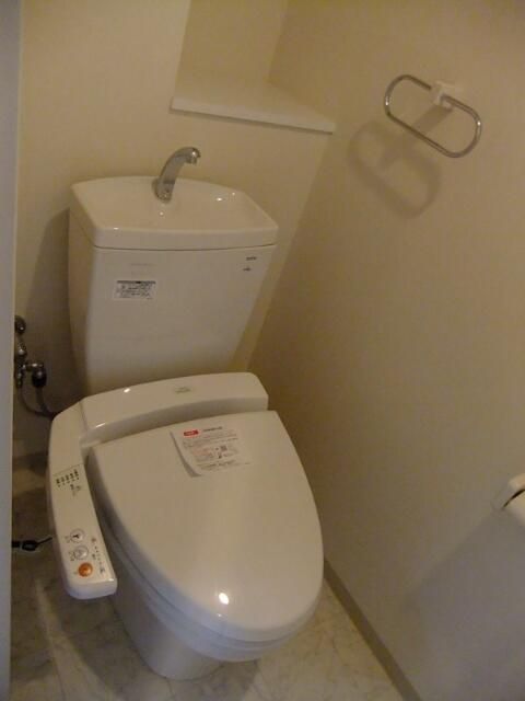 トイレ　落ち着いたトイレです