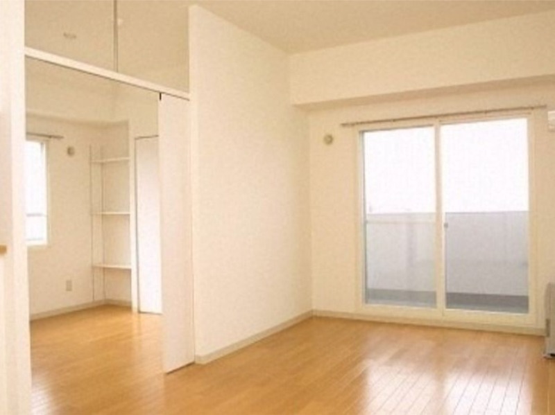 居室・リビング　退去予定につき別号室の画像です。