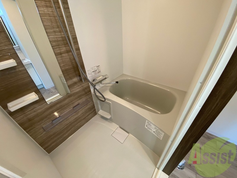 バス・シャワールーム　お風呂になります。一日の疲れを癒してくださいね。