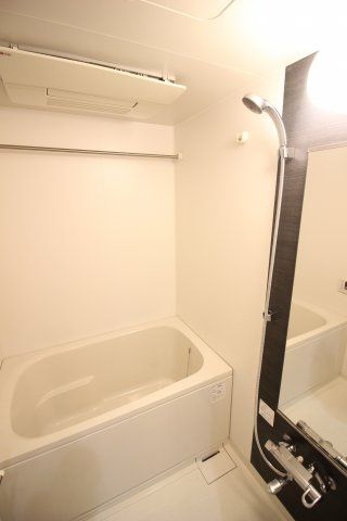 バス・シャワールーム　（別タイプ参考写真）Ceresia Court Asukay