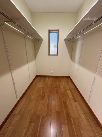 収納　洋室６．１帖