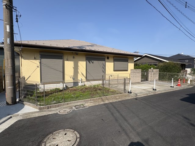 その他設備　玄関横６．７帖洋室