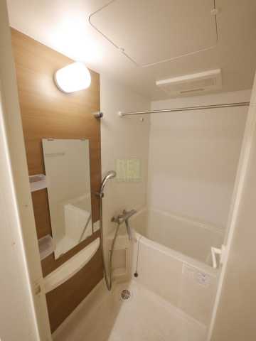 バス・シャワールーム　別部屋のお写真です