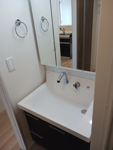 洗面設備　コンパクトで使いやすい洗面所