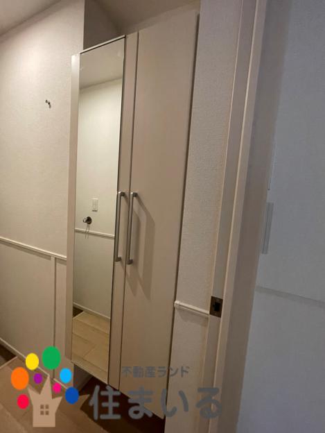 玄関　※同型タイプとなります