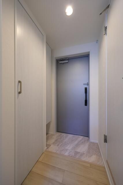 玄関　※別部屋参考写真