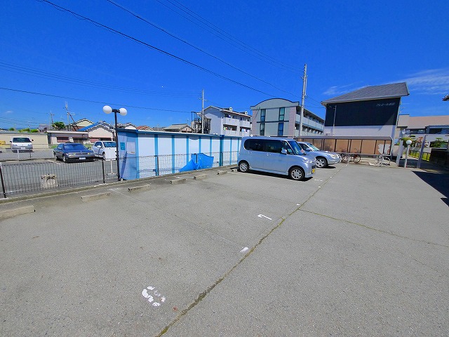 駐車場　車をお持ちの方に嬉しい駐車場付きの物件です