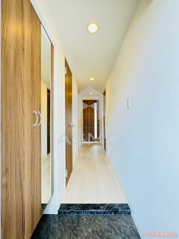 玄関　同マンション別部屋　参考写真