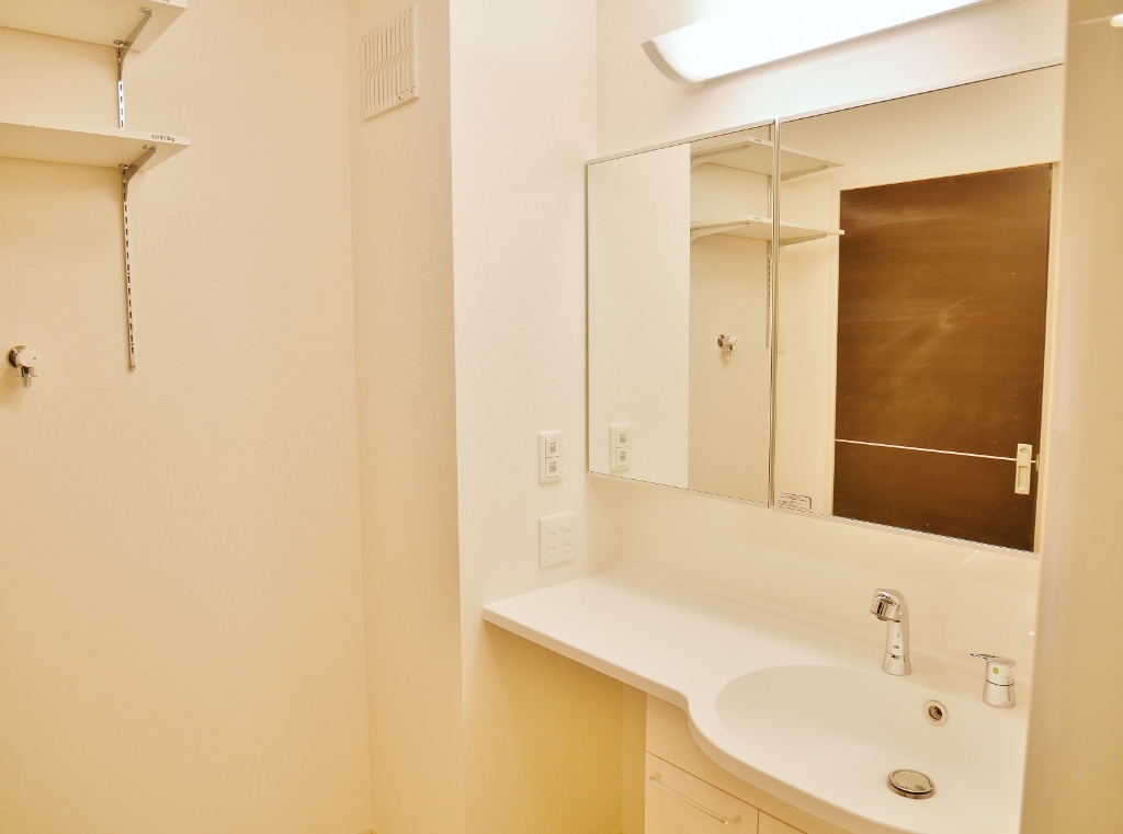 洗面設備　写真は実際と異なる場合がございます。