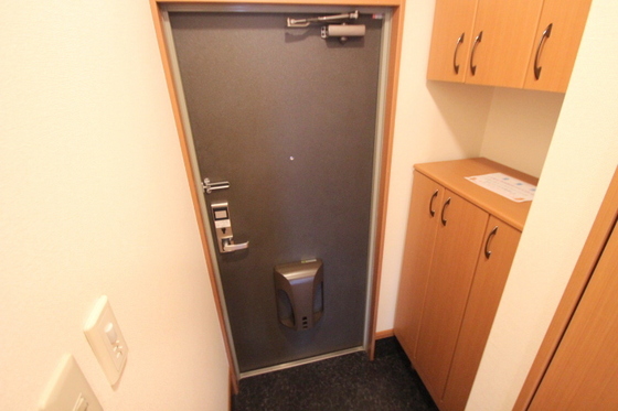 玄関　※別部屋の写真です