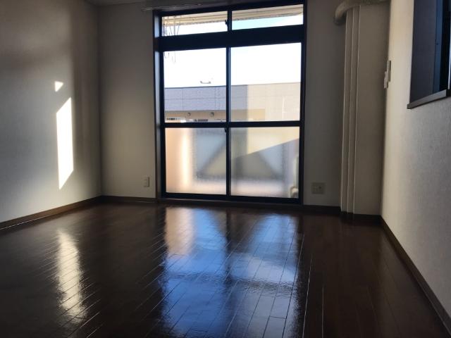 居室・リビング　室内