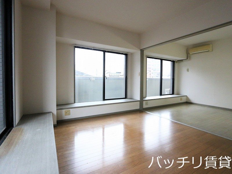 バルコニー　別号室タイプの為、現状を優先いたします