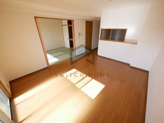 居室・リビング　※号室によって若干間取り・内装が違います。