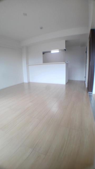 居室・リビング　こちらのリビングで趣味の時間をお楽しみください