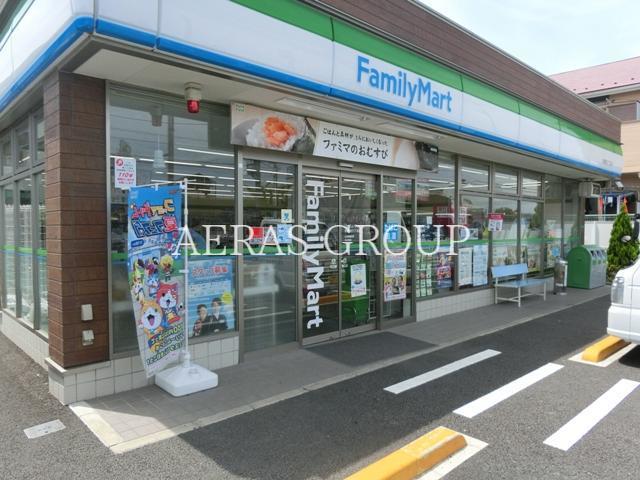 コンビニ　ファミリーマート東葛西三丁目店（コンビニ）まで243m