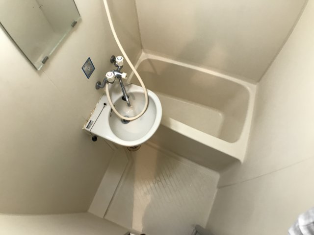 バス・シャワールーム　シンプルで機能的なユニットバスです！