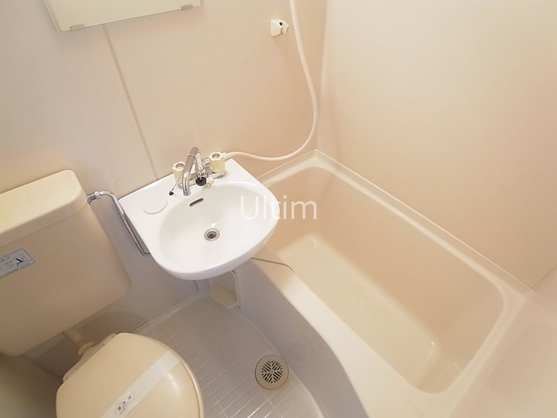 バス・シャワールーム　別部屋のお写真です。ご参考までに！