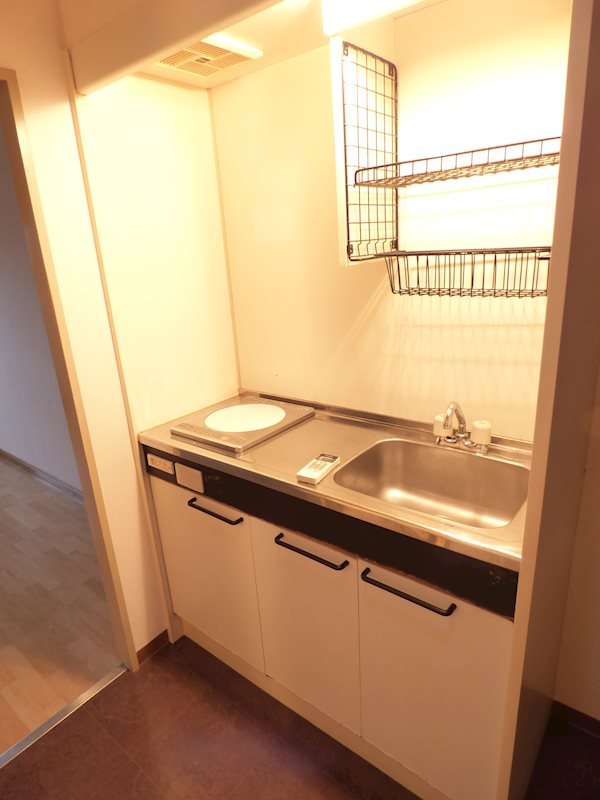 キッチン　別部屋のお写真です。ご参考までに！