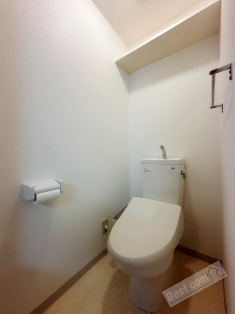 トイレ　温水洗浄便座付き♪