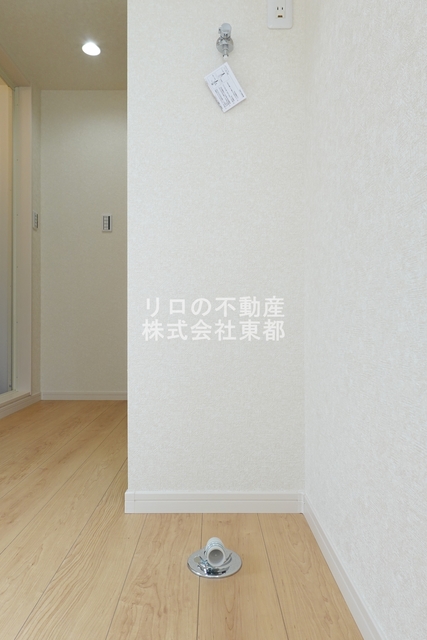 その他　洗濯機置き場は室内にあるので雨に濡れる心配はありません。