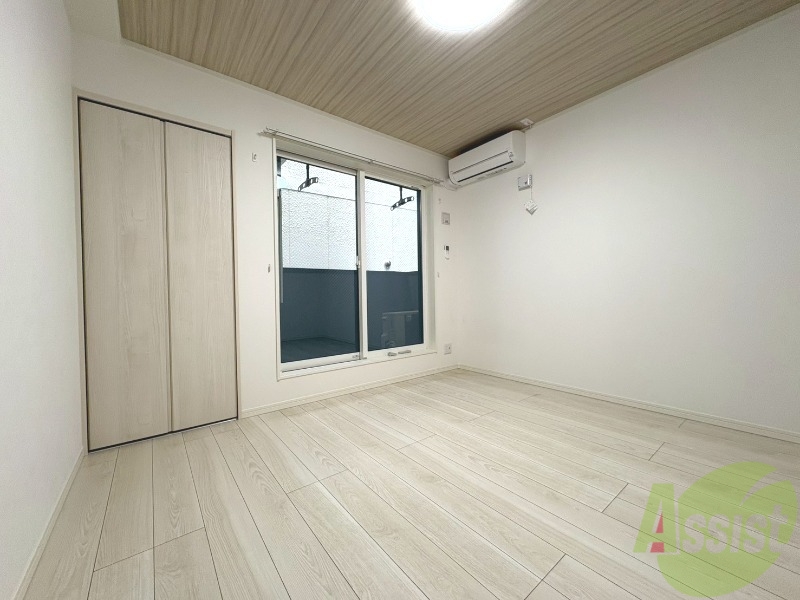 居室・リビング　６．６帖の洋室になります。お部屋を広く使えます。