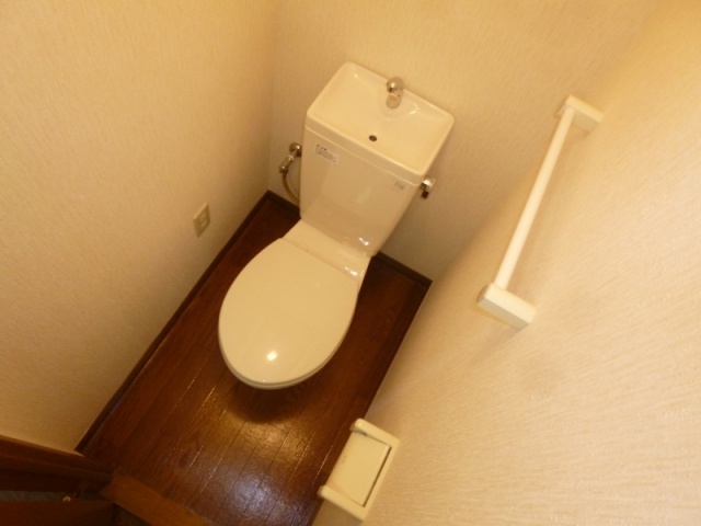 トイレ　ウォシュレット付きのトイレです♪