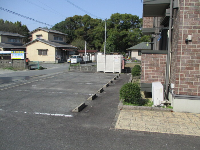 駐車場　駐車スペースもあります☆