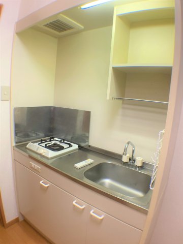 キッチン　別部屋同一間取りのお写真となります。