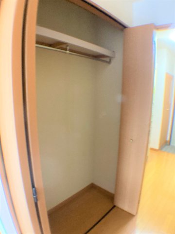 収納　別部屋同一間取りのお写真となります。