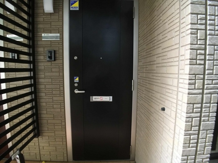 玄関　図面と現状に相違がある場合には現状を優先