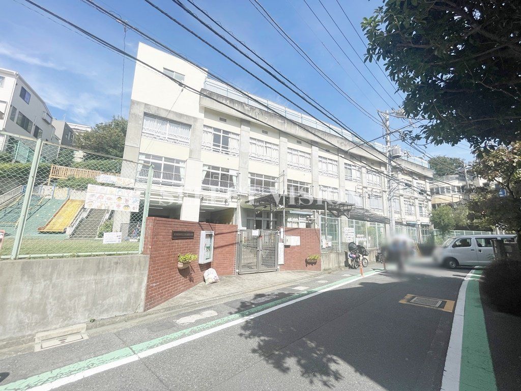 幼稚園・保育園　新宿区立落合第四幼稚園（幼稚園・保育園）まで730m