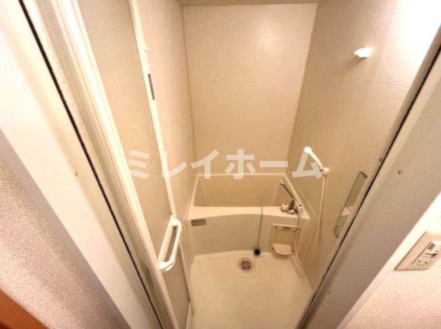バス・シャワールーム　同建物内、別のお部屋の参考写真になります。
