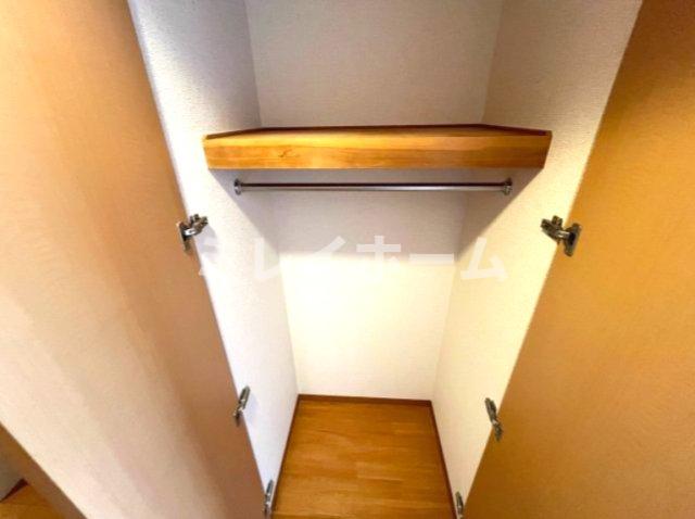 収納　同建物内、別のお部屋の参考写真になります。