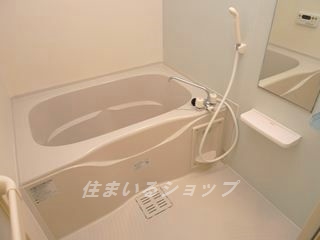バス・シャワールーム　追い焚き・浴室暖房乾燥機あり