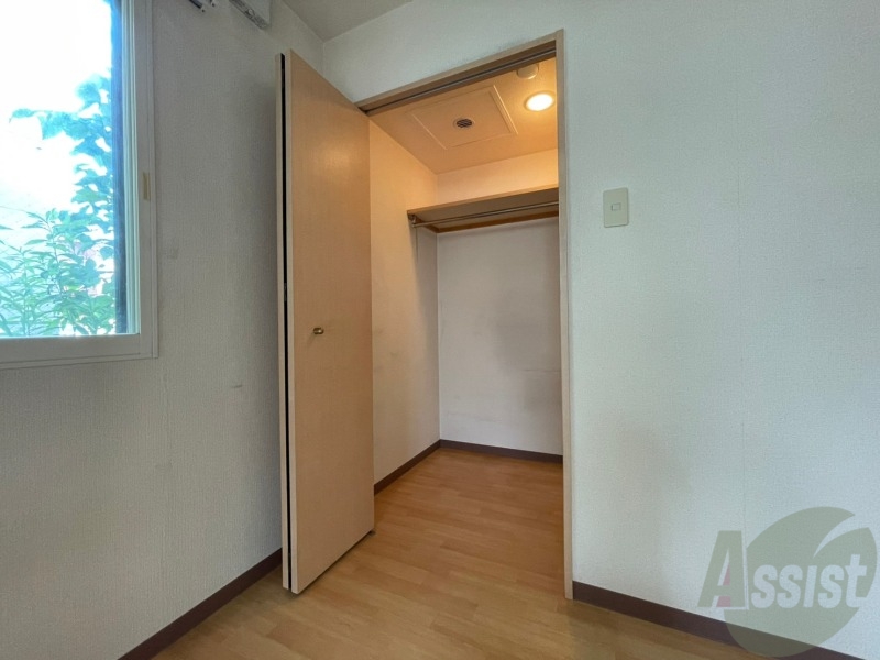収納　寝室の収納です。部屋がすっきり片付きます。