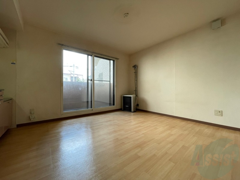 居室・リビング　広くてキレイなお部屋が広がっていて、充実した生活が送れそう。