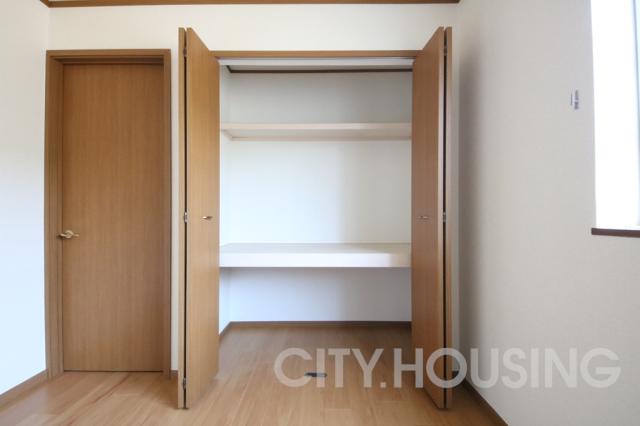 収納　※同タイプ部屋の写真です。
